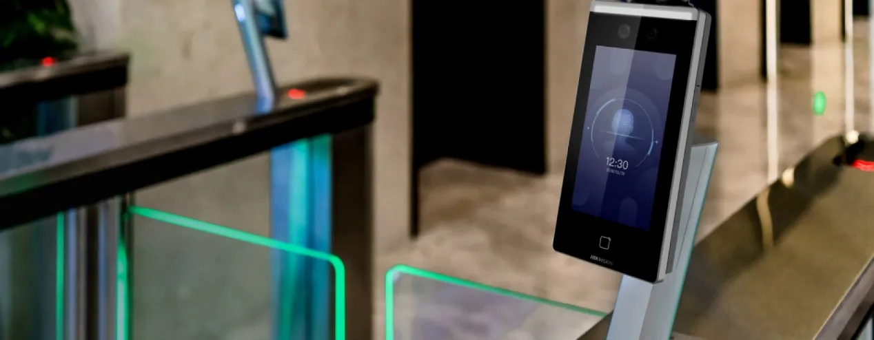 Controllo dell'accesso al riconoscimento facciale del campus: dì addio agli ID smarriti e consenti un accesso senza interruzioni