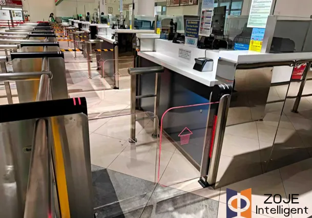 Soluzione di tornello scorrevole personalizzato implementata con successo presso la dogana di Macao