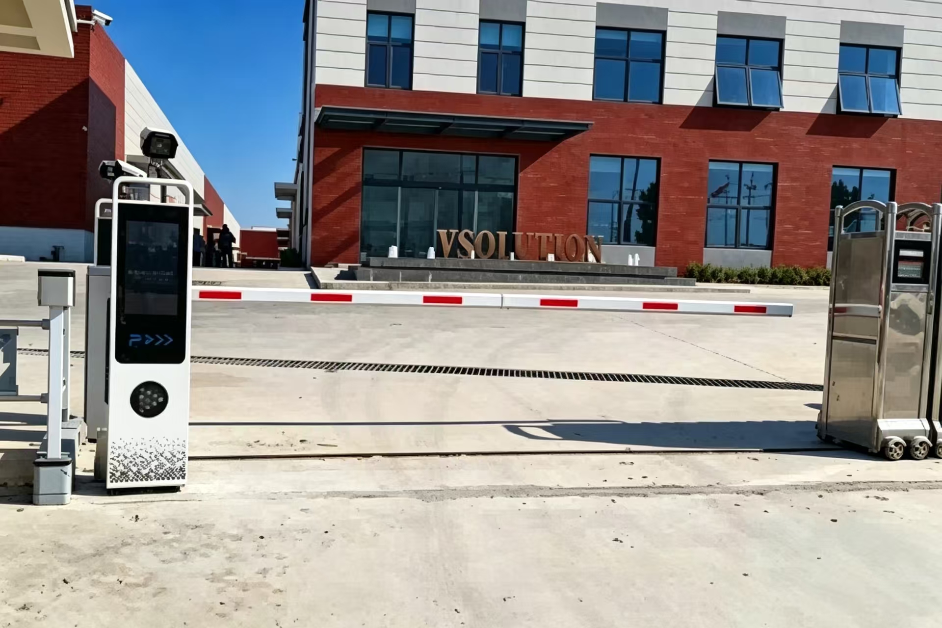 Stanco dei crash del server al gate? Scopri la telecamera ANPR di ZOJE